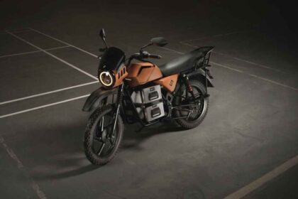 ROAM Moto Unveils World's First Production-Ready Air Motorcycle With Two Swappable Battery Packs